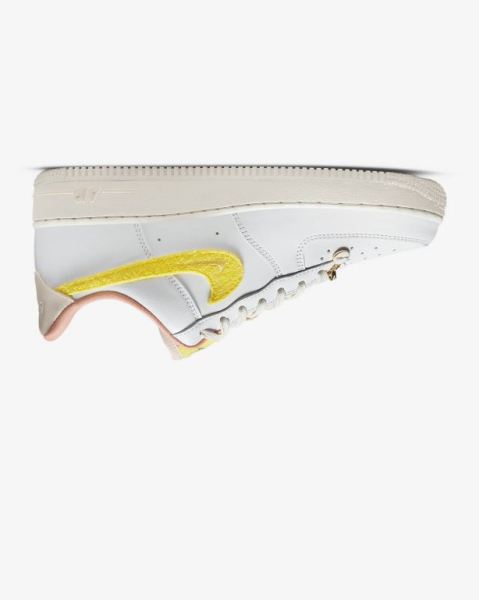 Nike Air Force 1 '07 LX Kadın Ayakkabı White/White/Yellow | MEPDT2861