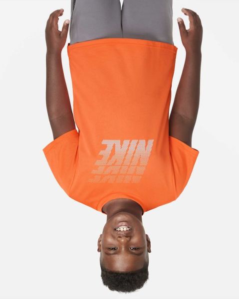 Nike Dri-FIT Breathe Erkek Çocuk Üstler Orange/Red | JTBYE7980